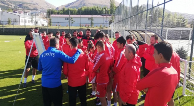 UEFA A Lisans Kursu'nun ilk etabı Erzurum'da başladı